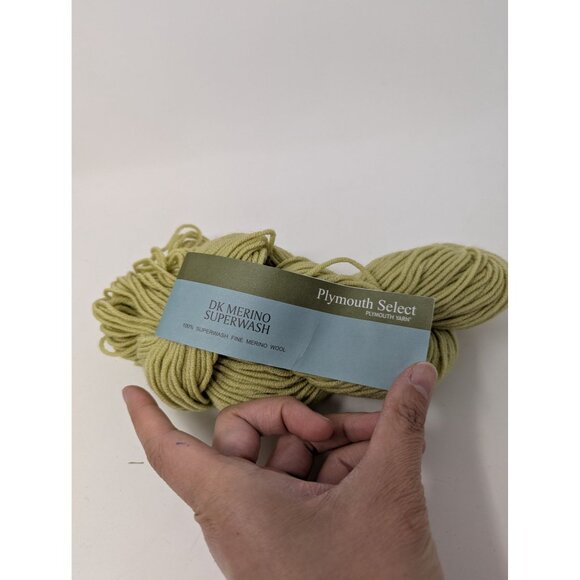 Lot of 2 Plymouth Yarn DK Merino Superwash 100% Wool 130yd #1100 Pea Pod Green - Picture 3 of 7